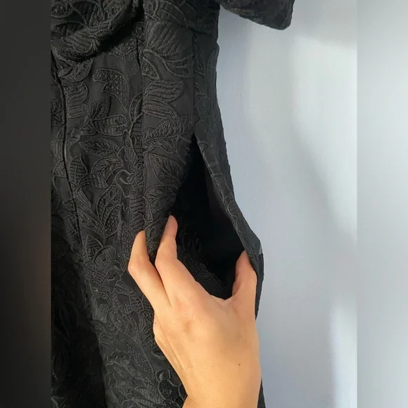 Self Portrait Black Puff Sleeve Leaf
Guipure Midi Dress - Picture 7 of 9